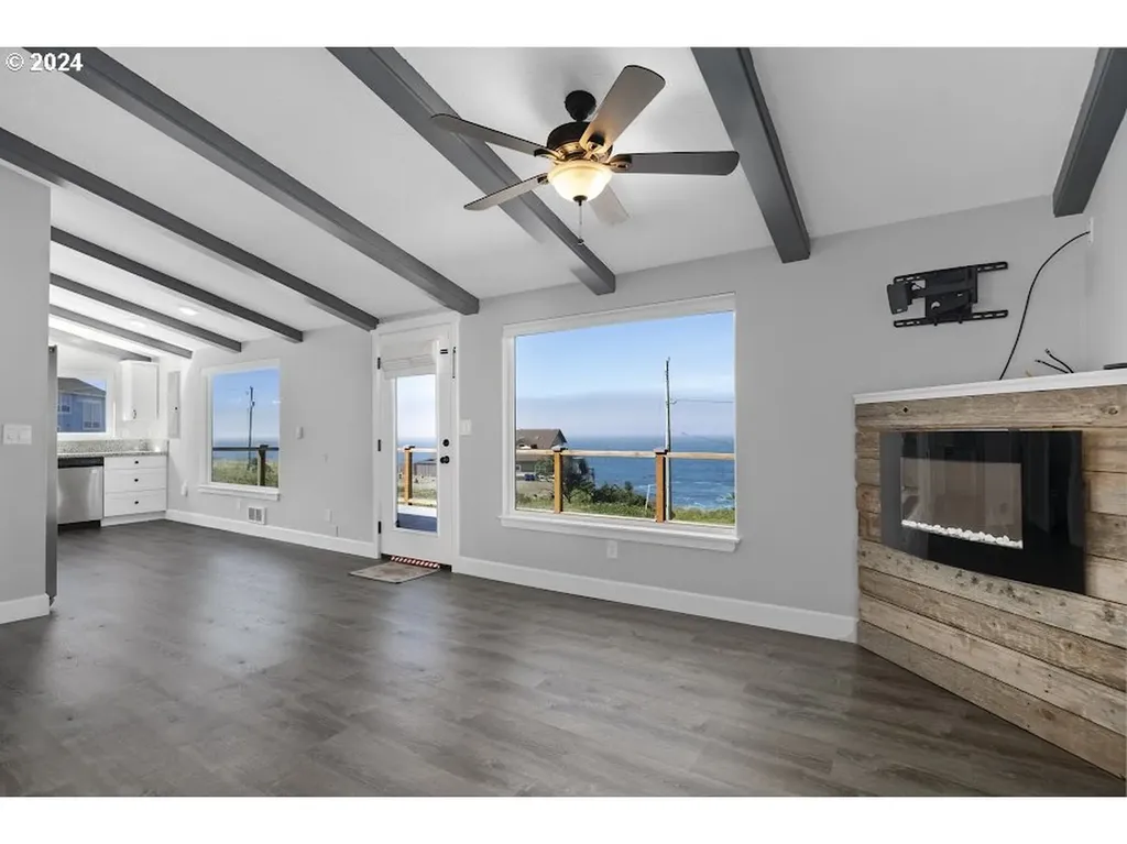 3660 Rocky Creek Avenue Depoe Bay OR 97341