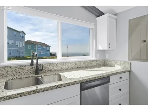 3660 Rocky Creek Avenue Depoe Bay OR 97341