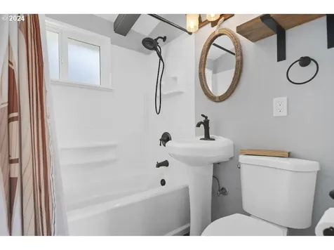 3660 Rocky Creek Avenue Depoe Bay OR 97341