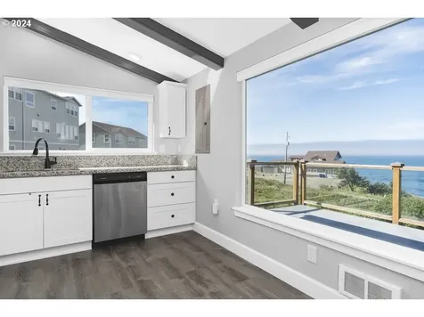 3660 Rocky Creek Avenue Depoe Bay OR 97341