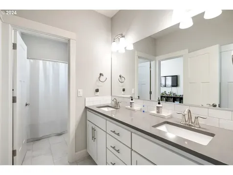 16200 S Bennett Lane Oregon City OR 97045