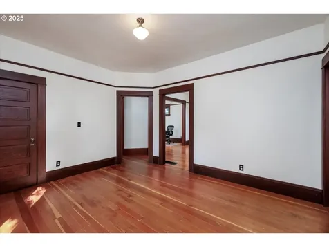 6444 N Omaha Avenue Portland OR 97217