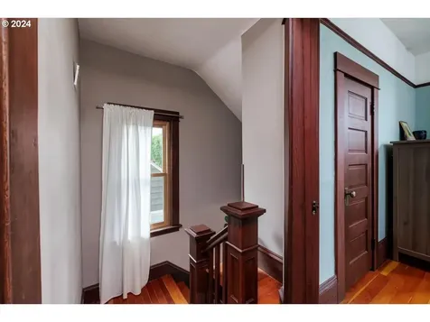 6444 N Omaha Avenue Portland OR 97217