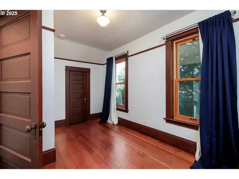 6444 N Omaha Avenue Portland OR 97217