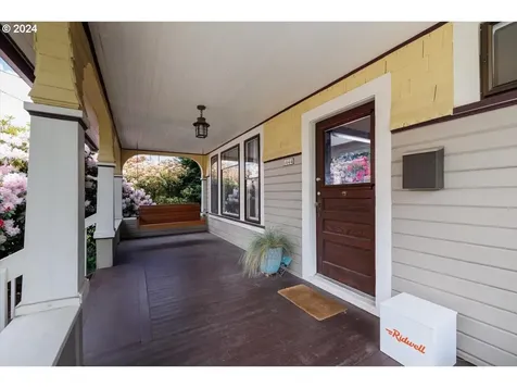 6444 N Omaha Avenue Portland OR 97217