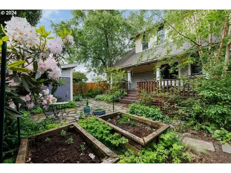 6444 N Omaha Avenue Portland OR 97217