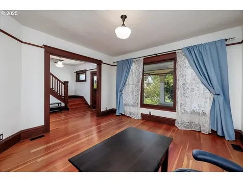 6444 N Omaha Avenue Portland OR 97217