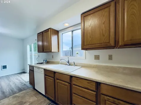 898 Mill Street Kelso WA 98626