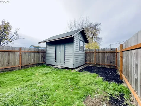 898 Mill Street Kelso WA 98626