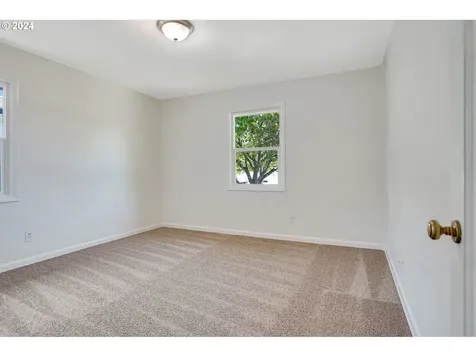 1282 23rd Street Ne Salem OR 97301