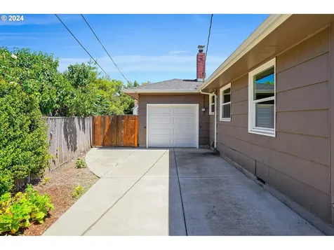 1282 23rd Street Ne Salem OR 97301