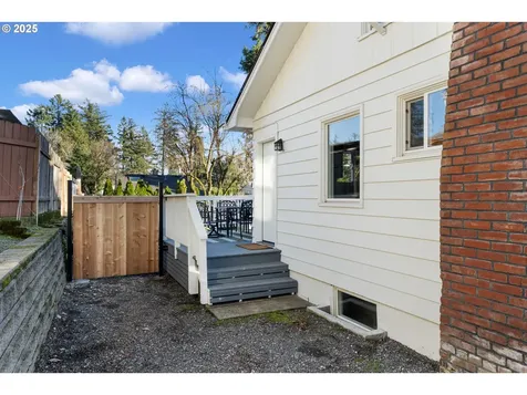 7316 SW 29th Avenue Portland OR 97219