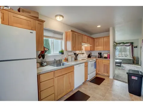 11821 Se Pine Street Portland OR 97216