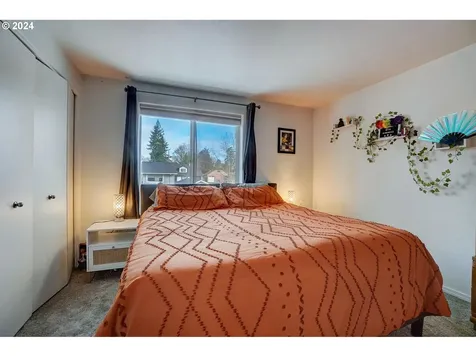 11821 Se Pine Street Portland OR 97216