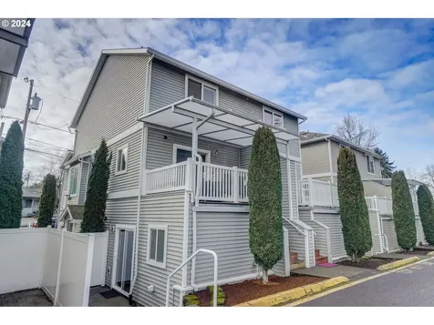 11821 Se Pine Street Portland OR 97216