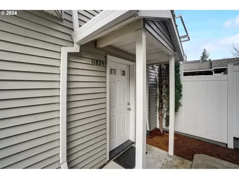 11821 Se Pine Street Portland OR 97216