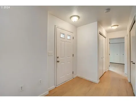 11821 Se Pine Street Portland OR 97216