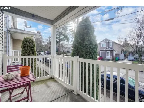 11821 Se Pine Street Portland OR 97216