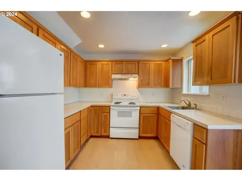 11821 Se Pine Street Portland OR 97216