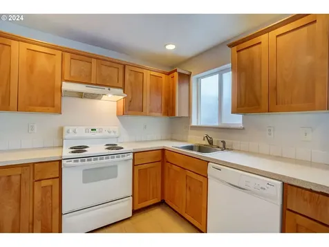 11821 Se Pine Street Portland OR 97216