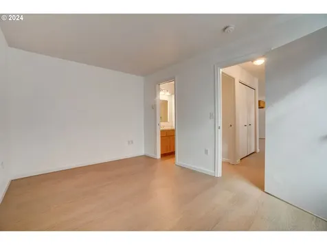 11821 Se Pine Street Portland OR 97216