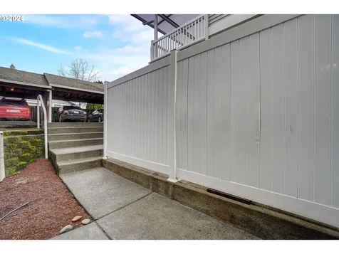 11821 Se Pine Street Portland OR 97216