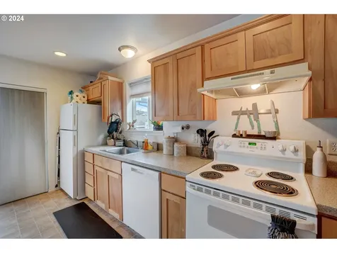 11821 Se Pine Street Portland OR 97216