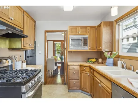 2266 Se Spruce Avenue Portland OR 97214