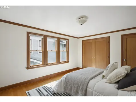 2266 Se Spruce Avenue Portland OR 97214