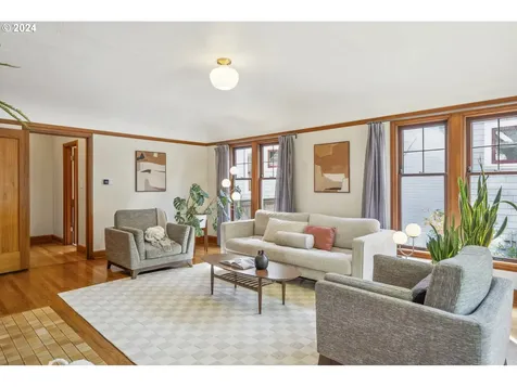 2266 Se Spruce Avenue Portland OR 97214