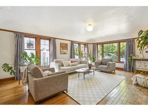 2266 Se Spruce Avenue Portland OR 97214