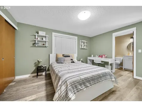 202 SE 34th Circle Troutdale OR 97060