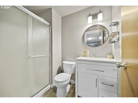 202 SE 34th Circle Troutdale OR 97060