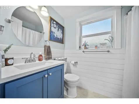 202 SE 34th Circle Troutdale OR 97060
