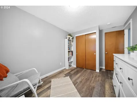 202 SE 34th Circle Troutdale OR 97060