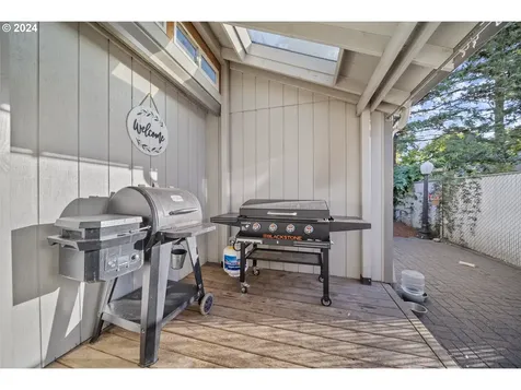202 SE 34th Circle Troutdale OR 97060