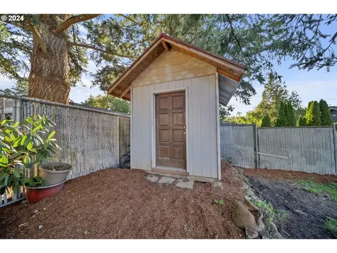 202 SE 34th Circle Troutdale OR 97060