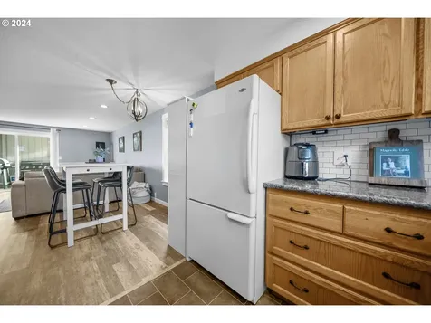 202 SE 34th Circle Troutdale OR 97060
