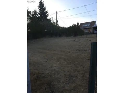 322 NW Cecil Avenue Roseburg OR 97470