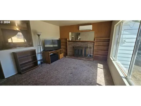 322 NW Cecil Avenue Roseburg OR 97470