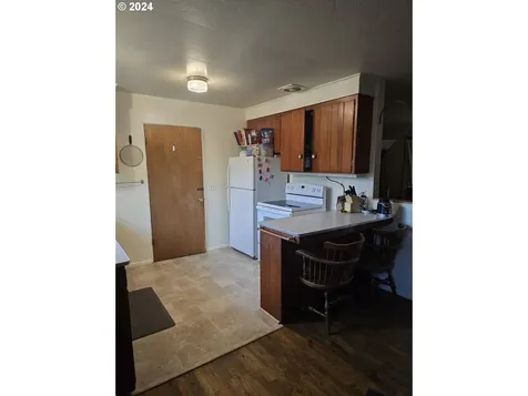 322 NW Cecil Avenue Roseburg OR 97470