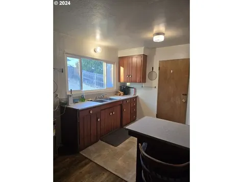 322 NW Cecil Avenue Roseburg OR 97470