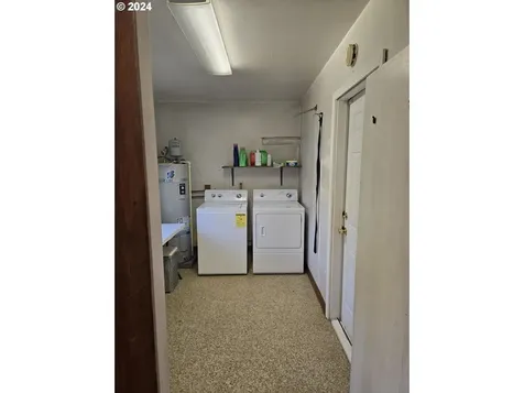322 NW Cecil Avenue Roseburg OR 97470