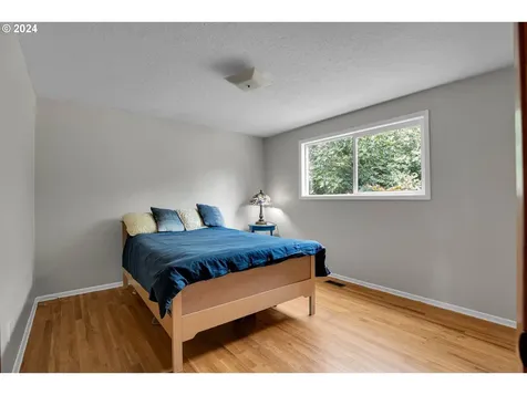 8627 NE Broadway Portland OR 97220