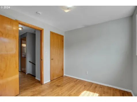 8627 NE Broadway Portland OR 97220