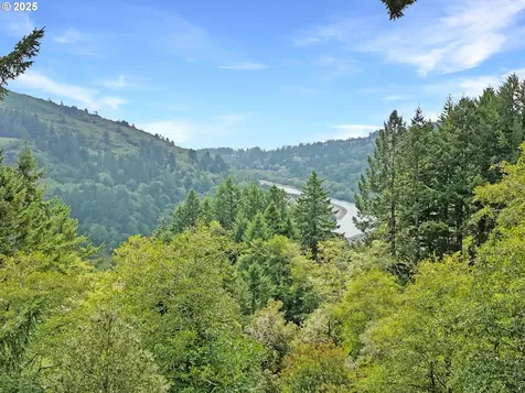 17225 Mountain Drive Brookings OR 97415