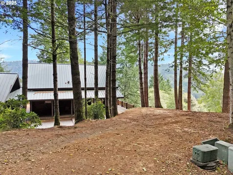 17225 Mountain Drive Brookings OR 97415