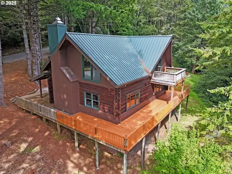 17225 Mountain Drive Brookings OR 97415