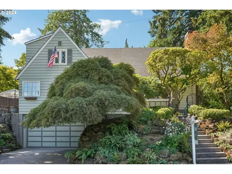 906 SW Chestnut Street Portland OR 97219