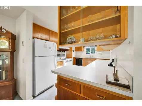 85578 Jasper Park Road Pleasant Hill OR 97455